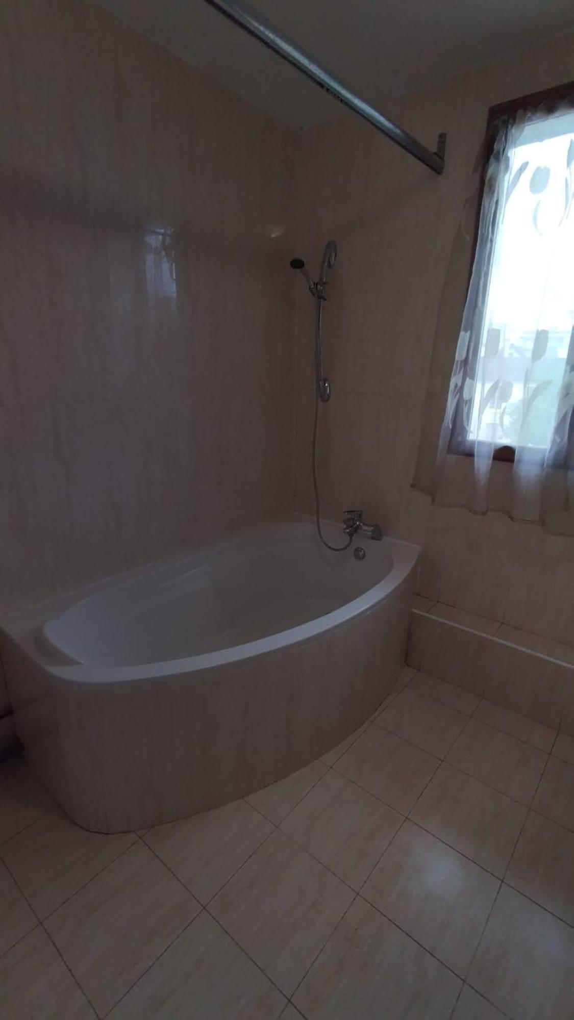 Tony House Hostel Bondy Ngoại thất bức ảnh